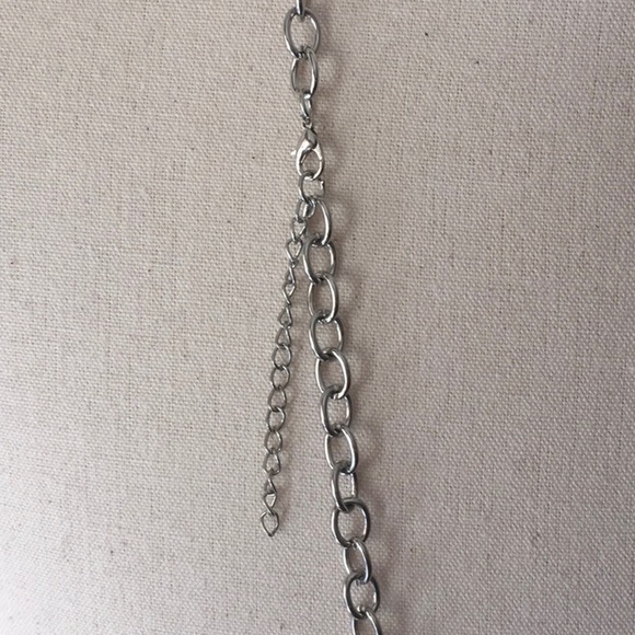 Vintage Blue Stone and Textured Silver Ring Statement Necklace in Silver Metal - Picture 6 of 6